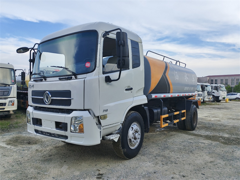 沒有手續12方灑水車低價處理，所有功能正常
